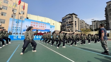 看老年女人肏屄视频雁江教育 | “一校一品”特色教育 “点亮”多彩校园